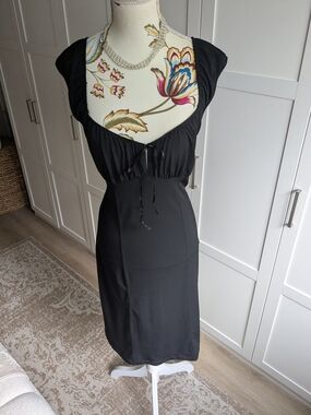 Reitmans Black Cap-Sleeve Midi Dress with Scoop Neck